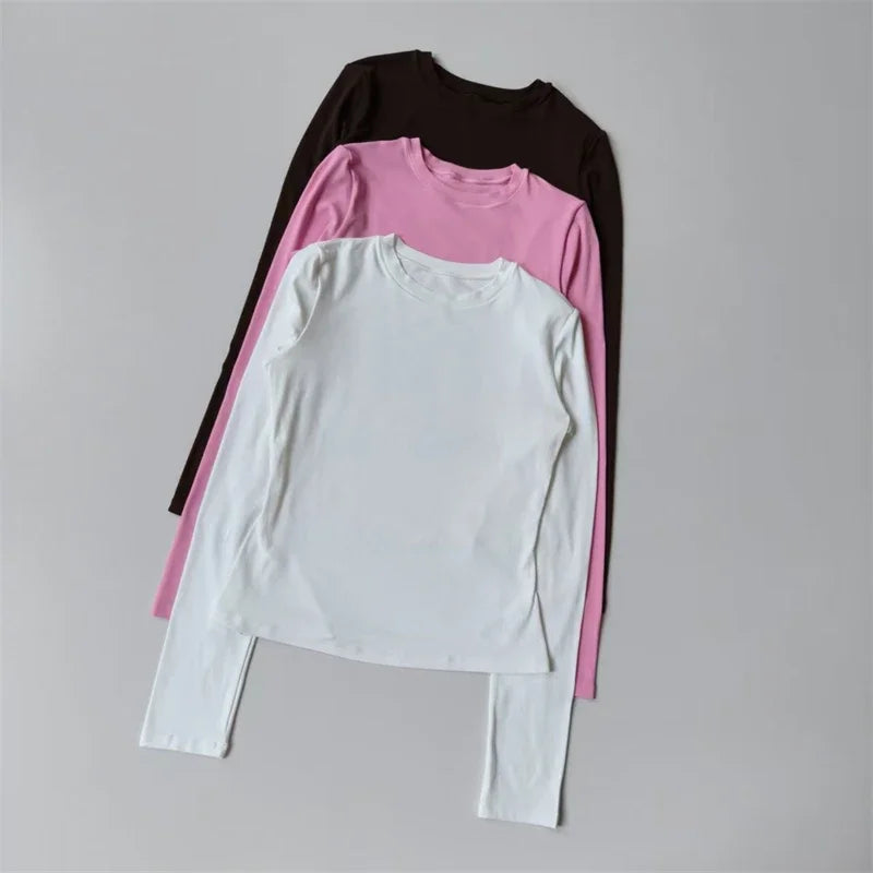 Seamless Women's Long Sleeve Sports Top For Gym And Yoga